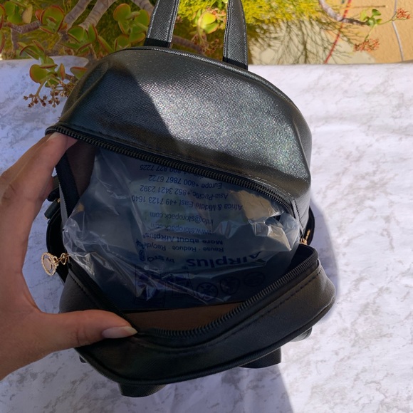 Fashion mini backpack with bow detail - Picture 3 of 6